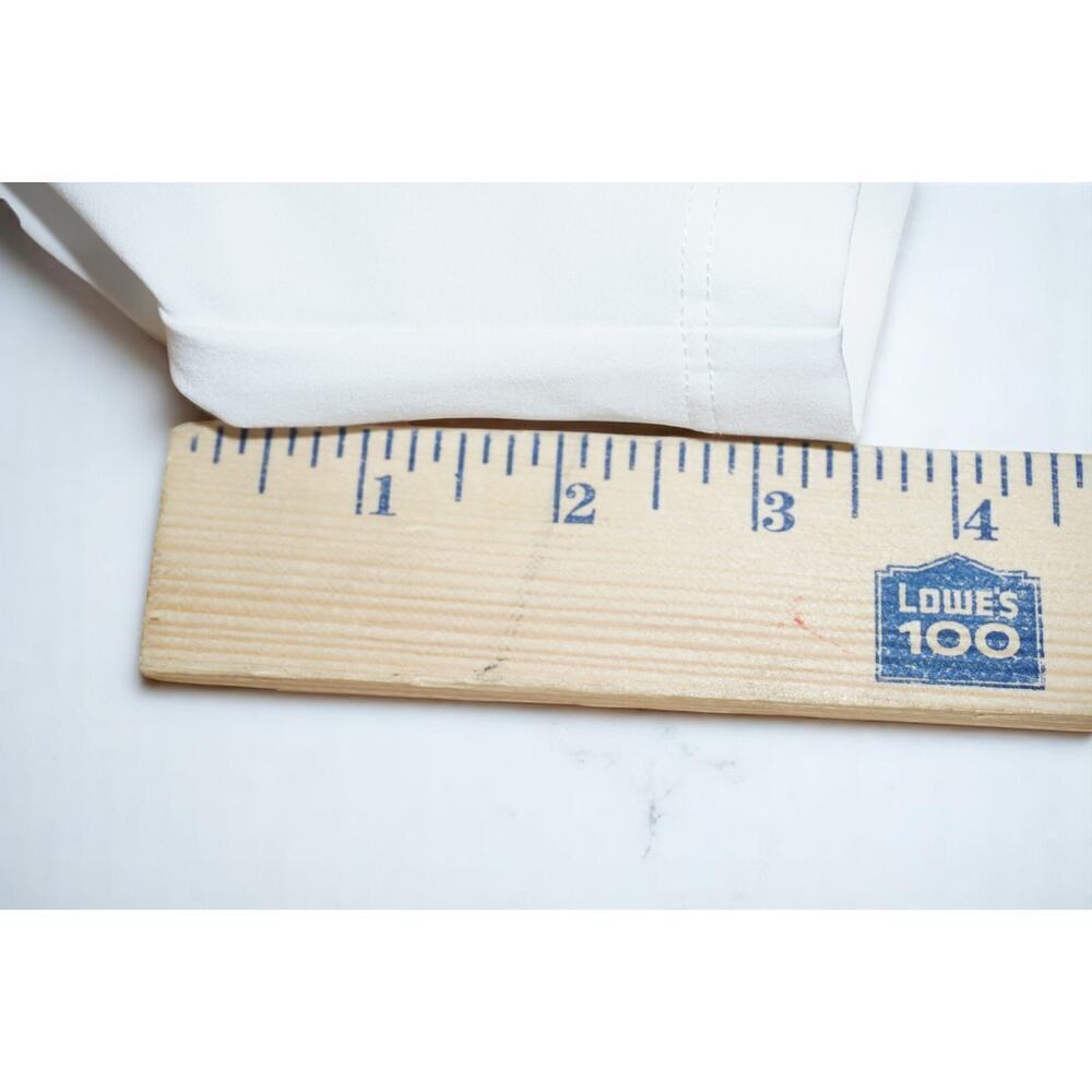 Fabletics Men’s White Lined Performance Shorts Si… - image 11